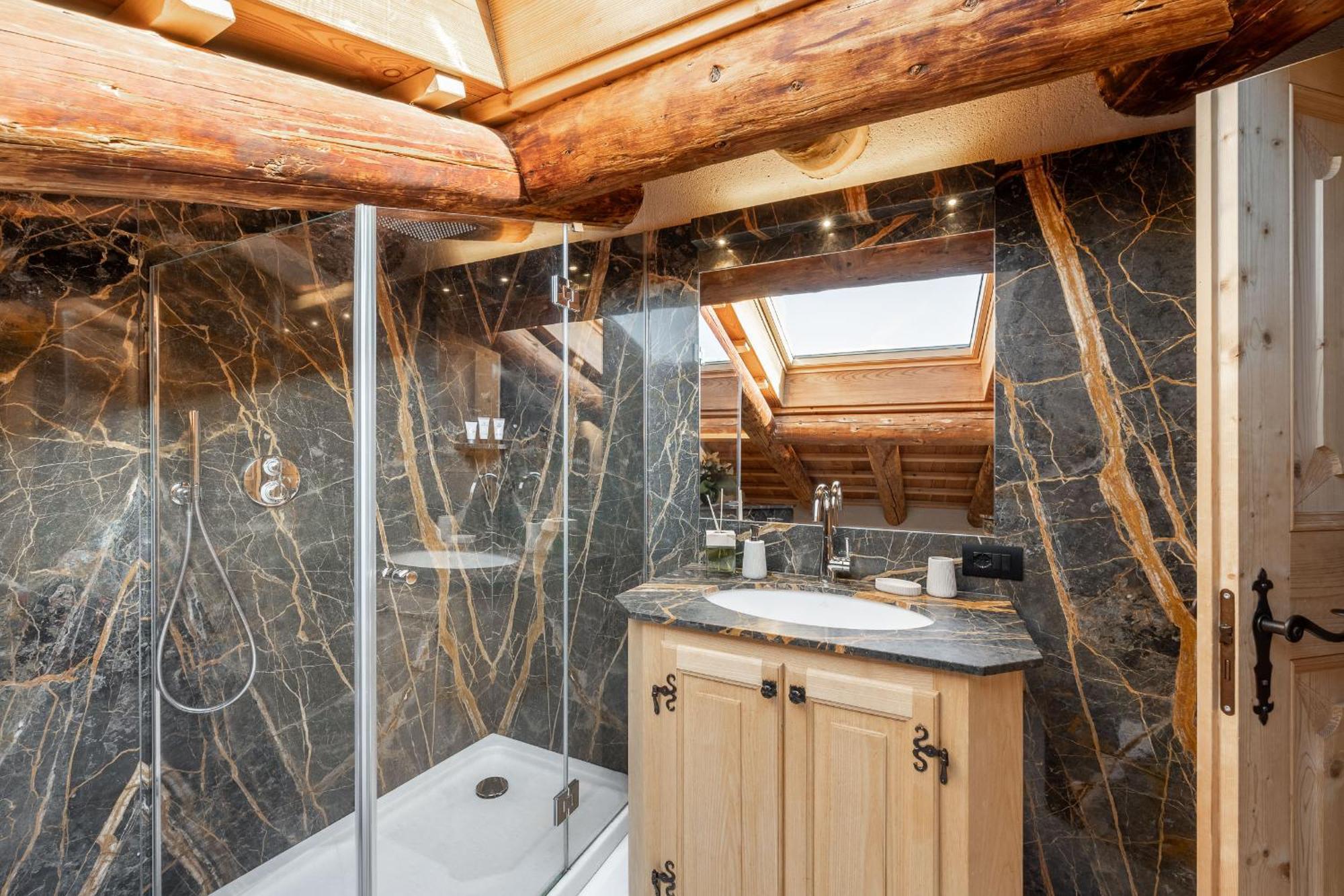 Cortina Lodge Cortina dʼAmpezzo Exteriör bild