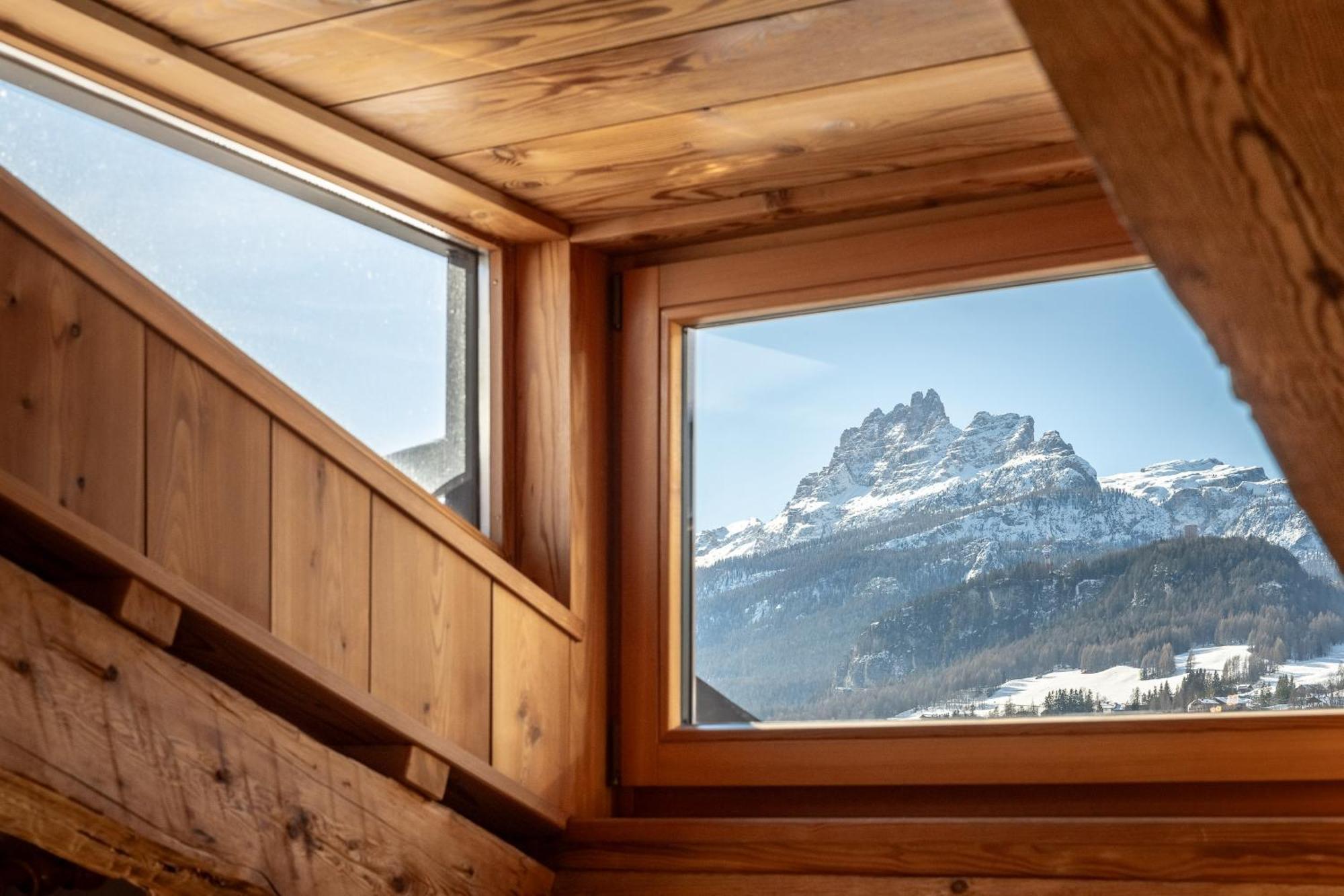 Cortina Lodge Cortina dʼAmpezzo Exteriör bild