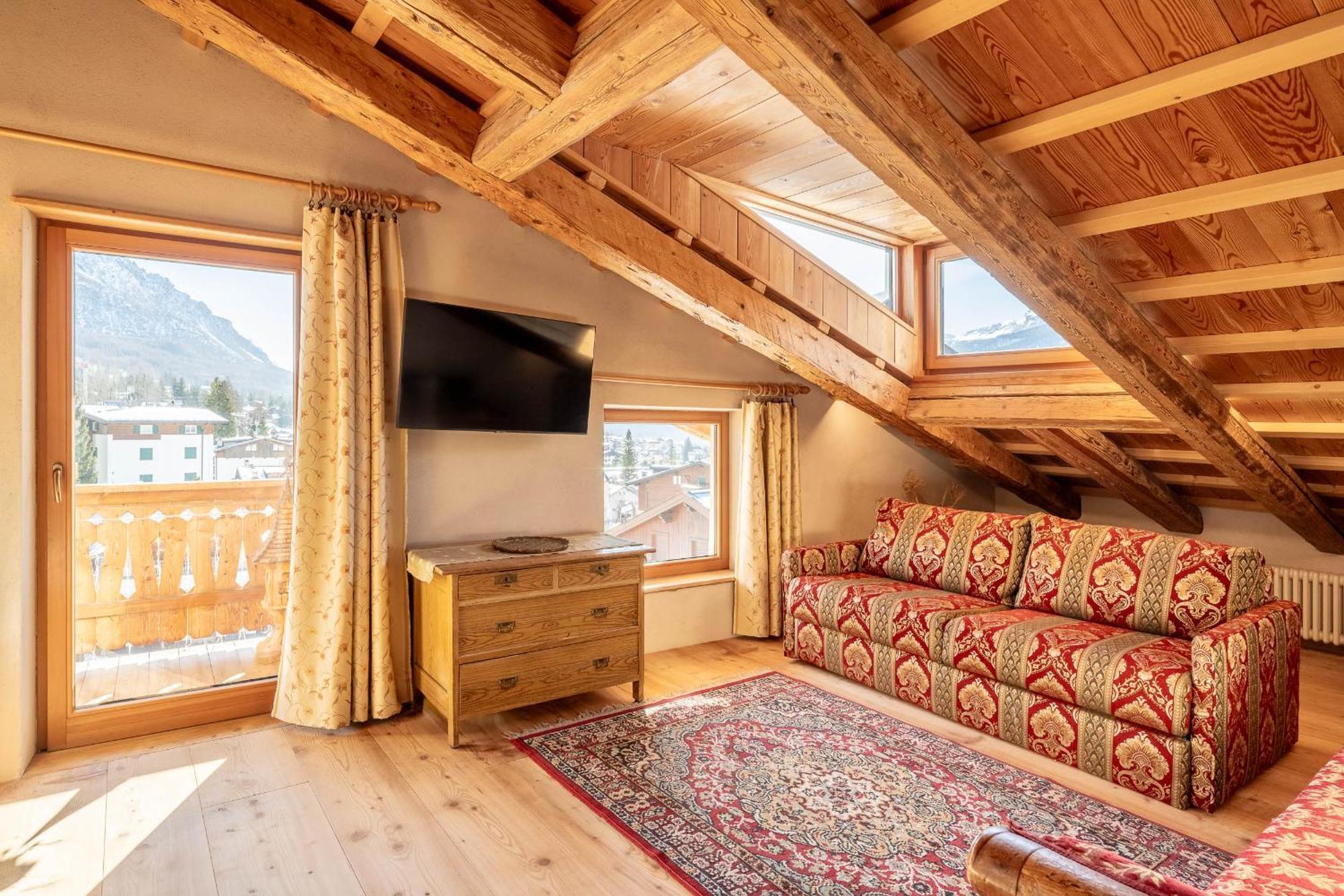 Cortina Lodge Cortina dʼAmpezzo Exteriör bild