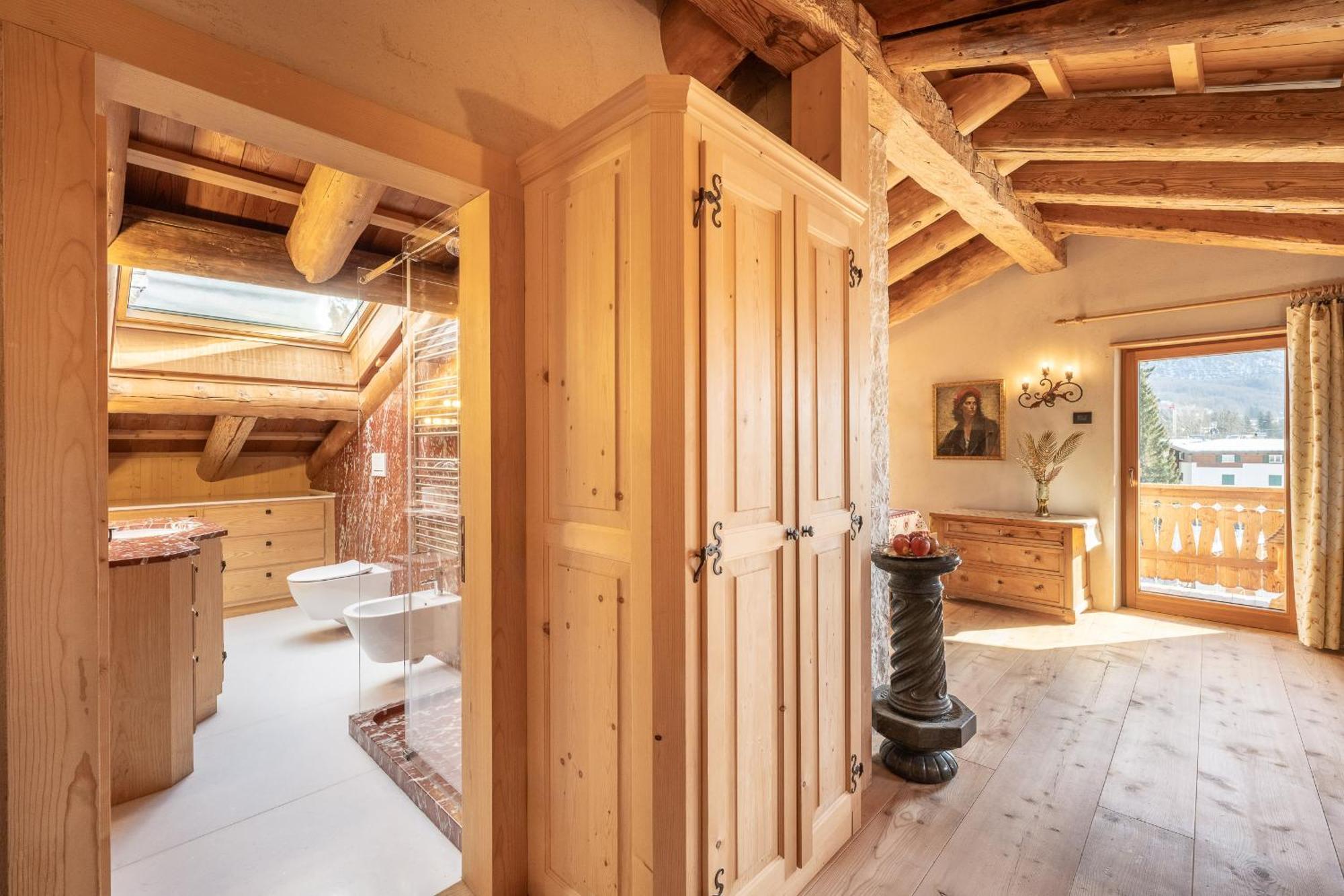 Cortina Lodge Cortina dʼAmpezzo Exteriör bild