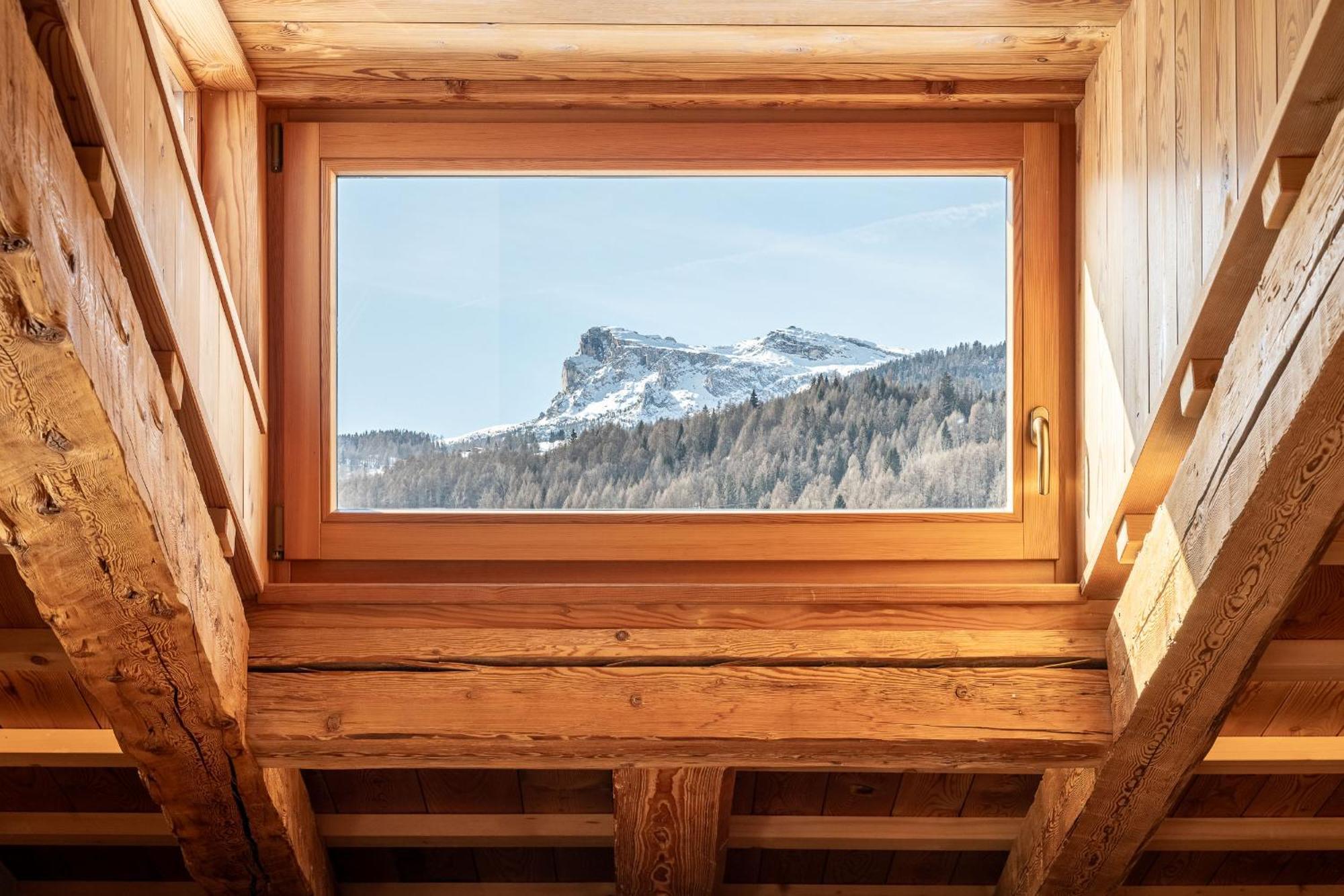 Cortina Lodge Cortina dʼAmpezzo Exteriör bild